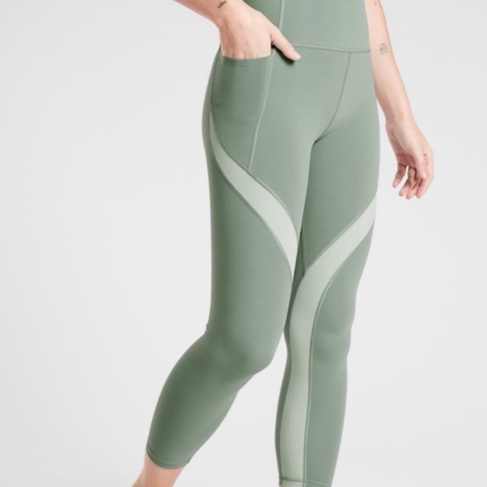 Athleta NWOT Light Green Leggings
